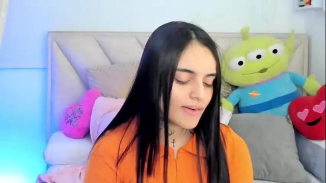 Image 3 of angeline__smith Stream on Chaturbate on 16 days ago