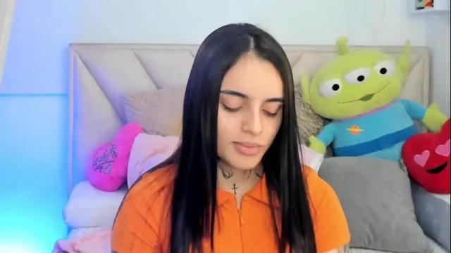 Image 4 of angeline__smith Stream on Chaturbate on 16 days ago