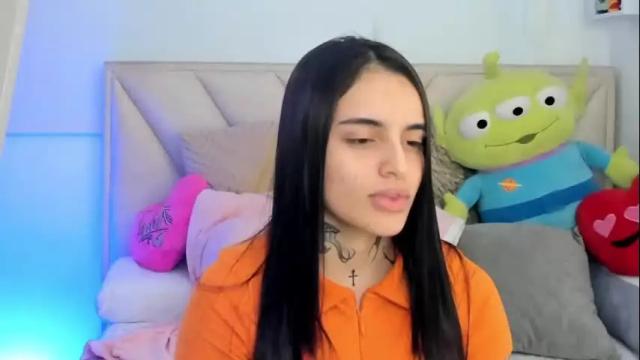 Image 7 of angeline__smith Stream on Chaturbate on 16 days ago