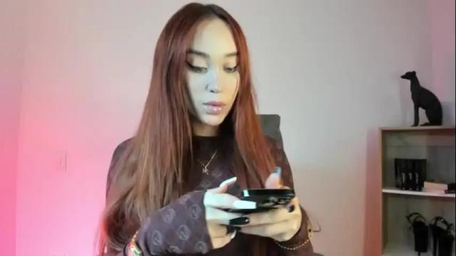 Image 2 of angeline_swan Stream on Chaturbate on 3 months ago
