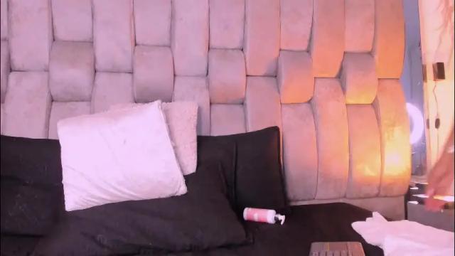 Image 4 of angelineheet Stream on Chaturbate on 13 days ago