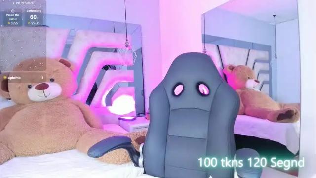 Image 8 of angelineheet Stream on Chaturbate on 8 days ago