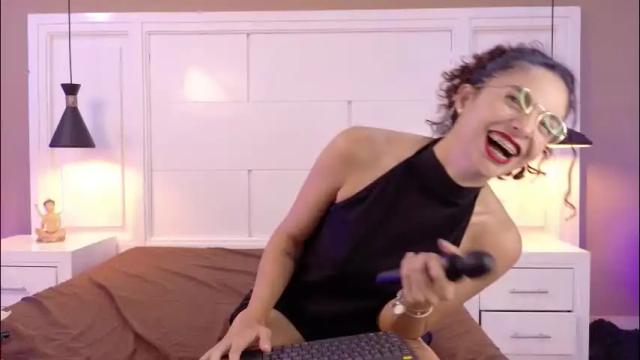 Image 11 of angell_bell Stream on Chaturbate on 9 days ago