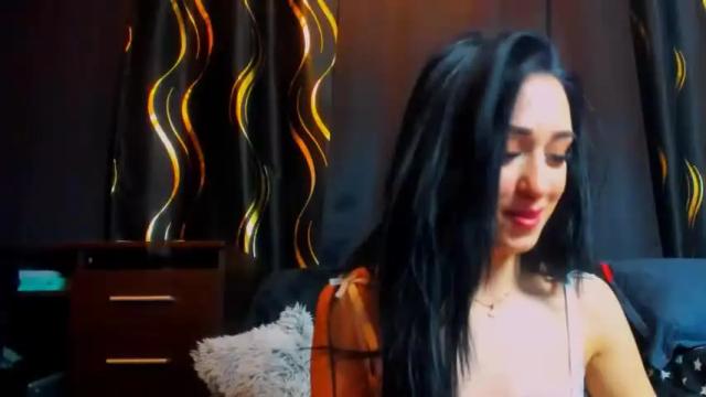 Image 4 of angell_linna Stream on Chaturbate on 13 months ago