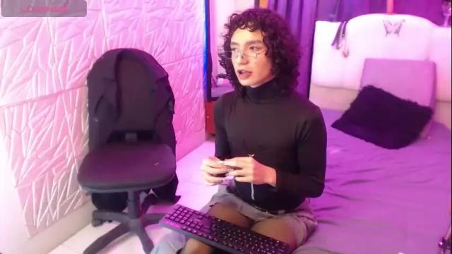 Image 3 of angellike_doll Stream on Chaturbate on 1 month ago