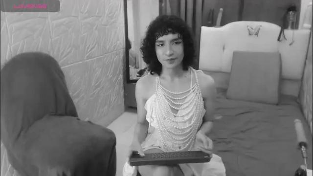 Image 2 of angellike_doll Stream on Chaturbate on 26 days ago
