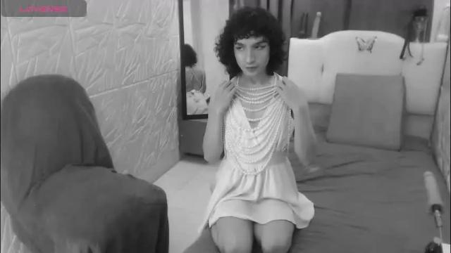Image 3 of angellike_doll Stream on Chaturbate on 26 days ago