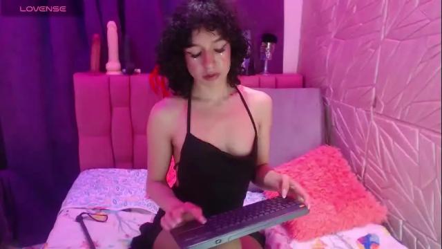 Image 8 of angellike_doll Stream on Chaturbate on 14 days ago