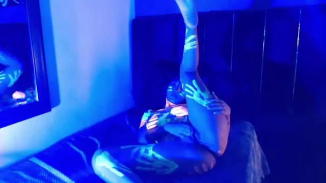 Image 3 of angelly_pink18 Stream on Chaturbate on 14 months ago