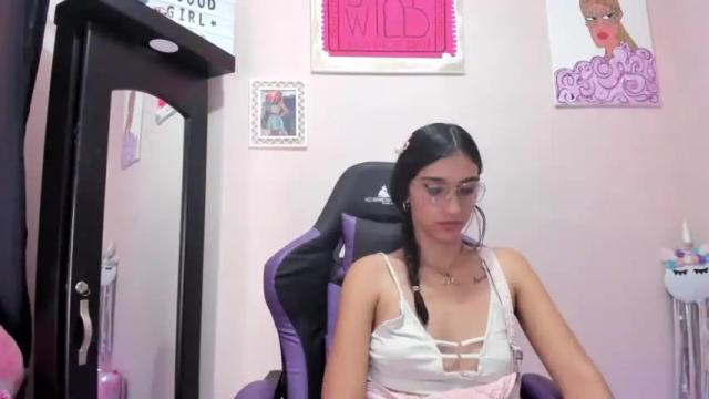 Image 4 of angelmiller_1 Stream on Chaturbate on 13 months ago