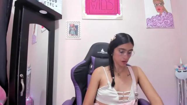 Image 6 of angelmiller_1 Stream on Chaturbate on 13 months ago