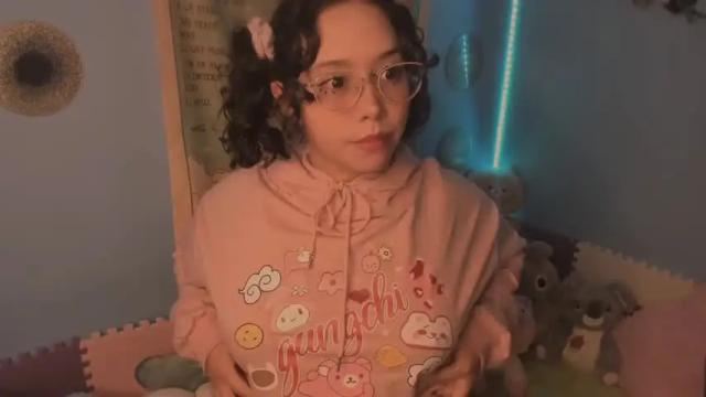 Image 3 of angelmoouth Stream on Chaturbate on 19 months ago