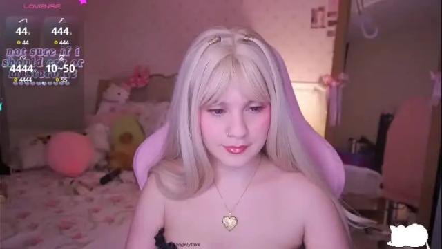 Image 6 of angelytaxx Stream on Chaturbate on 3 months ago