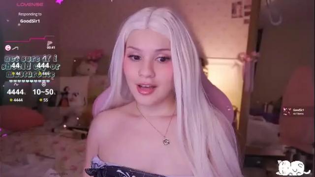 Image 12 of angelytaxx Stream on Chaturbate on 3 months ago