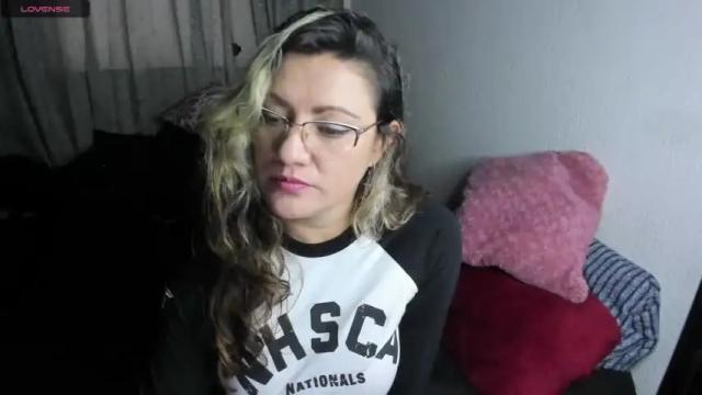 Image 4 of angheleyes_ Stream on Chaturbate on 18 months ago