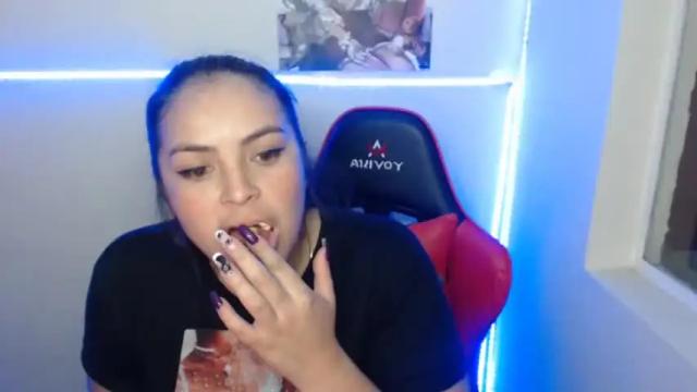 Image 8 of angie22love_ Stream on Chaturbate on 13 months ago