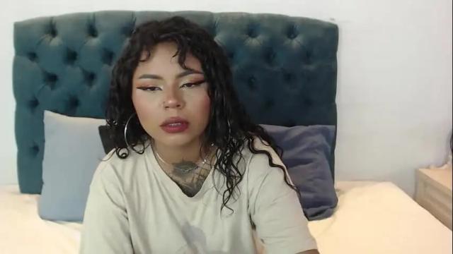 Image 2 of angie28leanhe Stream on Chaturbate on 19 months ago