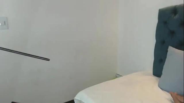 Image 8 of angie28leanhe Stream on Chaturbate on 19 months ago