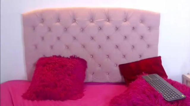 Image 3 of angie28leanhe Stream on Chaturbate on 21 months ago
