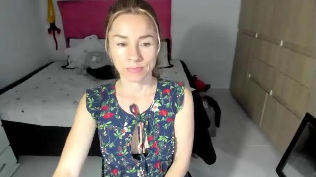 Image 11 of angie_blondie Stream on Chaturbate on 1 month ago