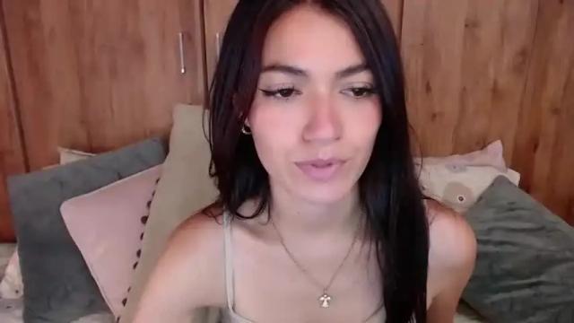 Image 2 of angie_c Stream on Chaturbate on 15 months ago