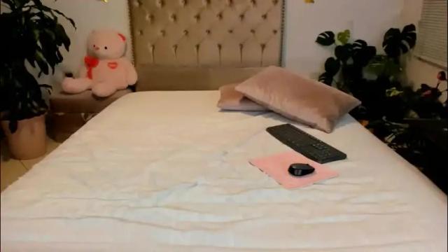 Image 12 of angie_modelo Stream on Chaturbate on 2 months ago