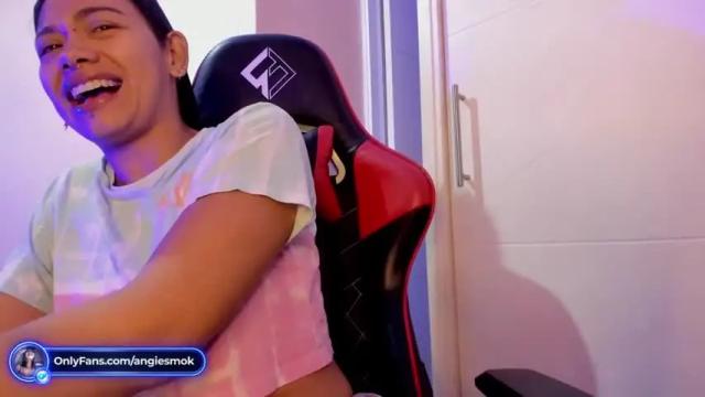 Image 11 of angiee_smoking Stream on Chaturbate on 14 months ago