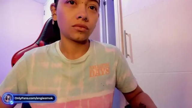 Image 12 of angiee_smoking Stream on Chaturbate on 14 months ago
