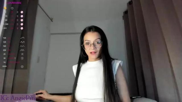 Image 8 of angiepirs Stream on Chaturbate on 15 months ago