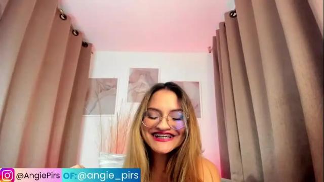 Image 4 of angiepirs Stream on Chaturbate on 19 days ago