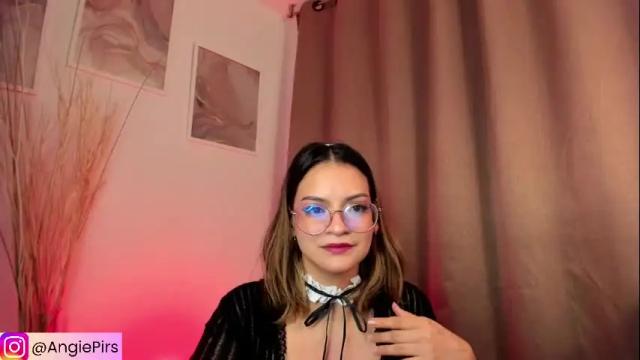 Image 4 of angiepirs Stream on Chaturbate on 13 days ago