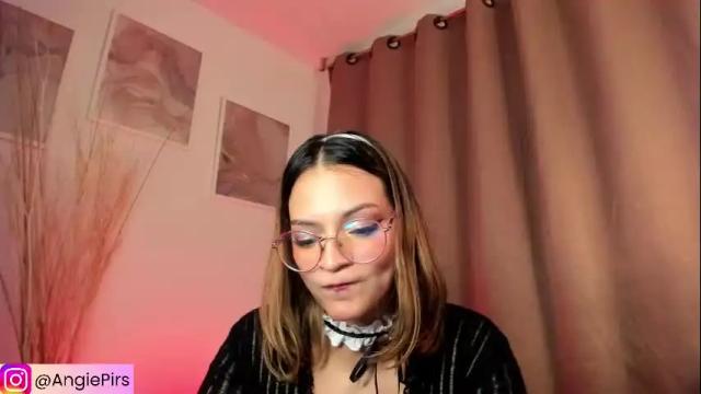 Image 6 of angiepirs Stream on Chaturbate on 13 days ago