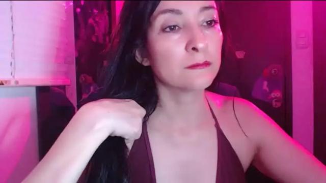 Image 11 of angiesquirt Stream on Chaturbate on 14 months ago