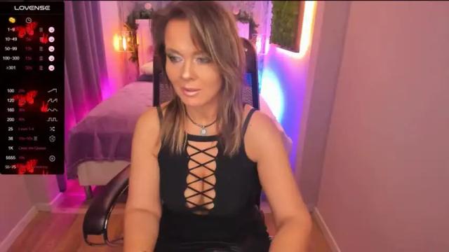 Image 4 of aniela_fox Stream on Chaturbate on 15 months ago