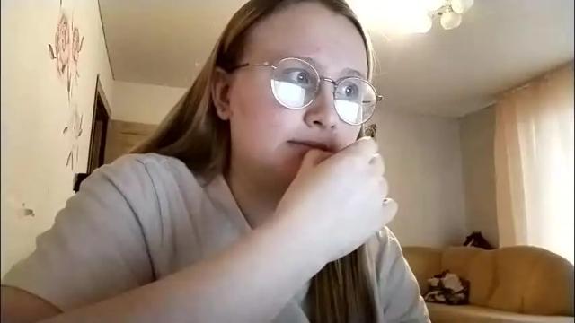 Image 4 of anika_lipps Stream on Chaturbate on 2 months ago