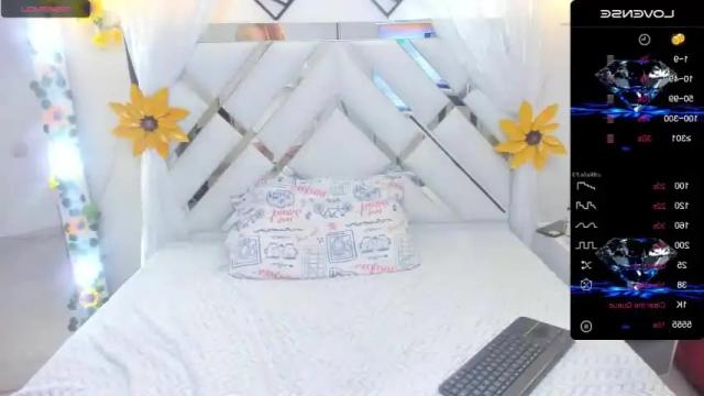 Image 8 of anisafox__1 Stream on Chaturbate on 20 months ago