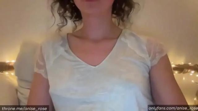 Image 2 of anise_rose Stream on Chaturbate on 17 months ago