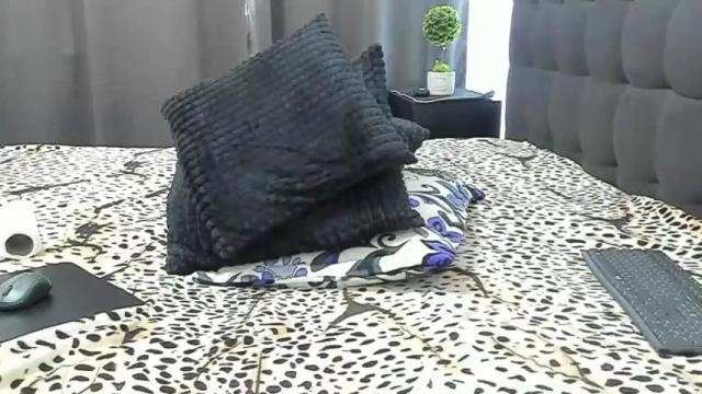 Image 6 of anissya_jay Stream on Chaturbate on 15 months ago