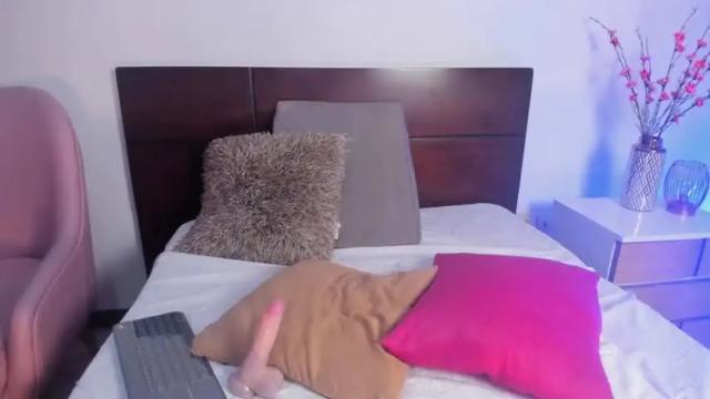 Image 12 of anitaturner Stream on Chaturbate on 17 months ago