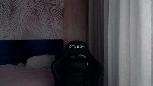 Image 3 of anmary11 Stream on Chaturbate on 24 months ago