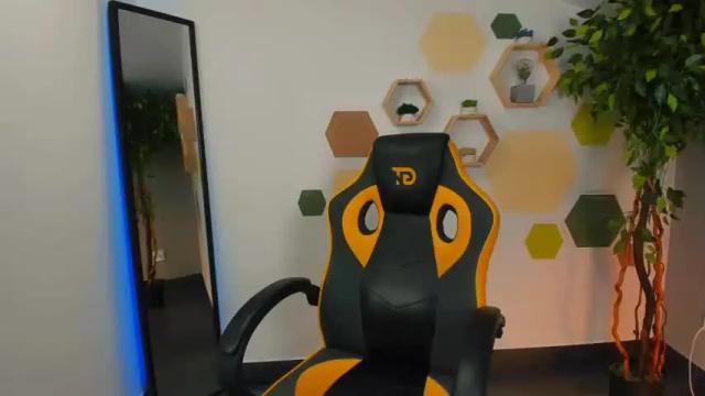 Image 6 of ann_fields Stream on Chaturbate on 15 months ago