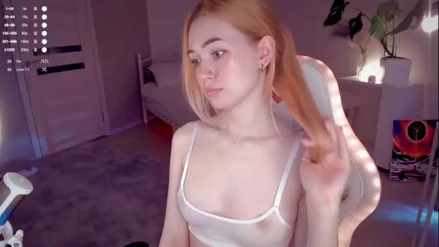Image 4 of anna_bronson Stream on Chaturbate on 3 months ago