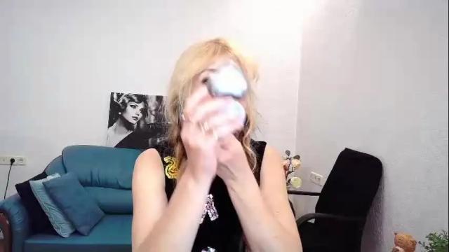 Image 3 of anna_ditrih Stream on Chaturbate on 1 month ago