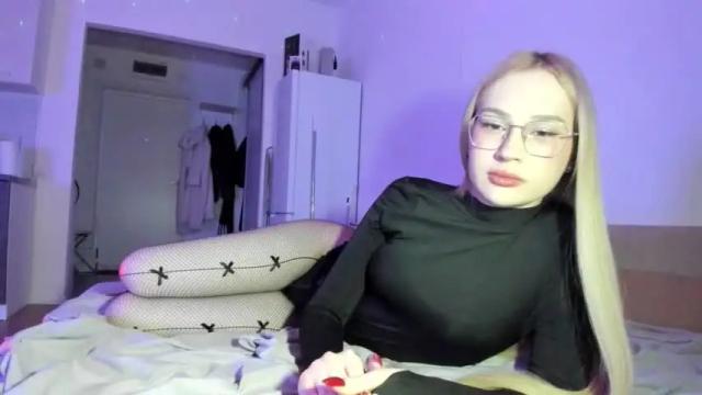 Image 4 of annabel_alford Stream on Chaturbate on 15 months ago