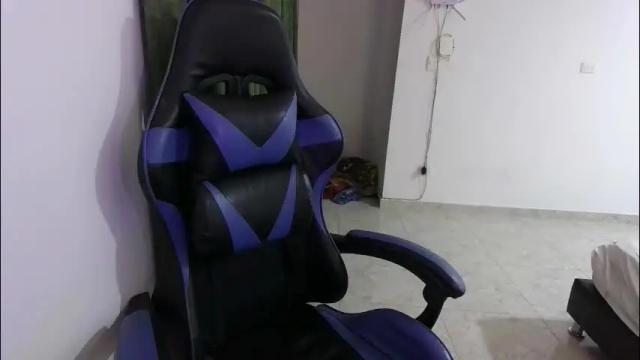 Image 4 of annacrow Stream on Chaturbate on 20 days ago