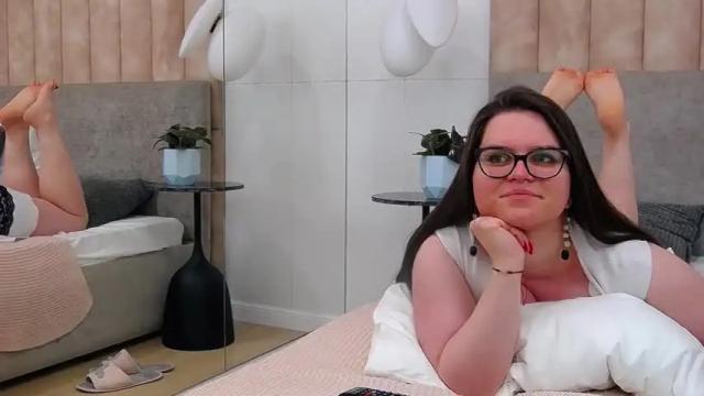 Image 10 of annadesired Stream on Chaturbate on 20 months ago