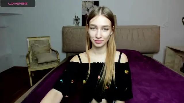 Image 2 of annagoldykat Stream on Chaturbate on 17 months ago