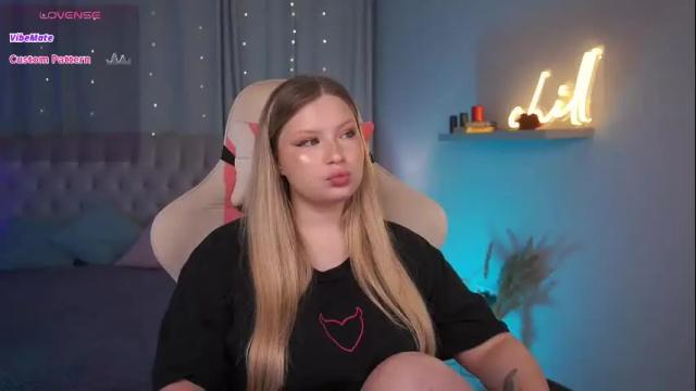Image 11 of annamei_misa Stream on Chaturbate on 29 days ago