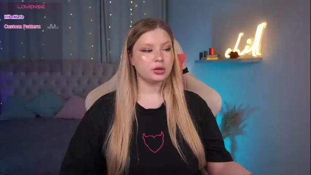 Image 4 of annamei_misa Stream on Chaturbate on 29 days ago