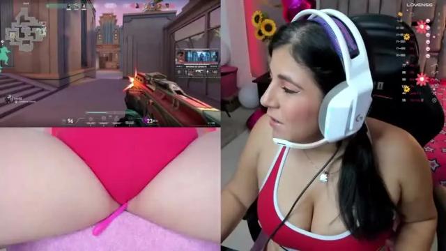 Image 4 of annaroth Stream on Chaturbate on 17 months ago